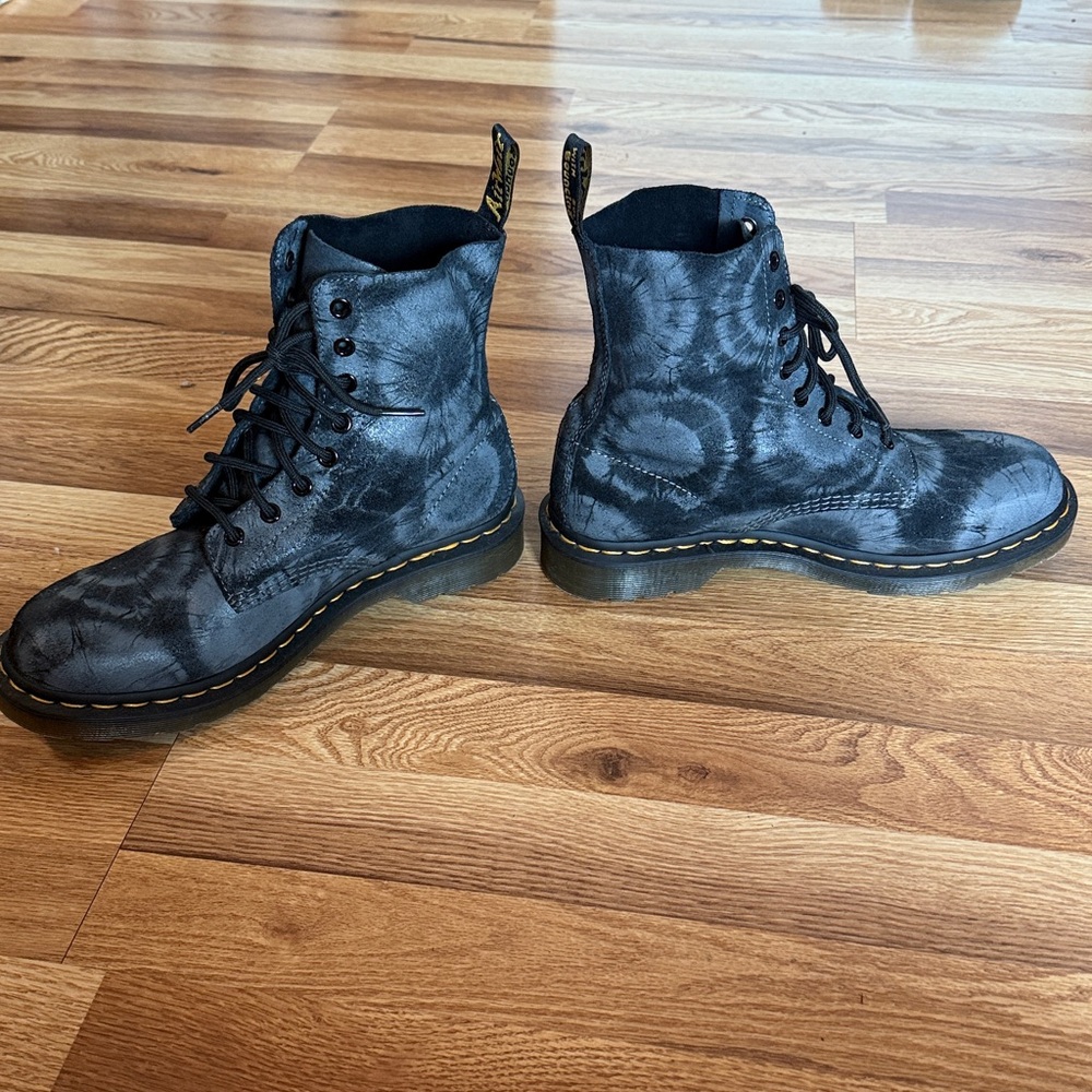 Dr. Martens Black and Gray Lace-Up Boots - Picture 3 of 7